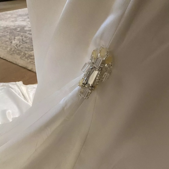 Maggie Sottero Wedding Dress Beaded Open Back V-neck Ivory Train Ballgown 8 - Picture 9 of 14